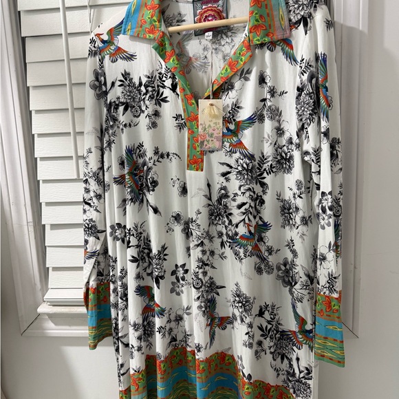 Johnny Was Embroidered Floral Label Detail in Pink, Gold & Green - Picture 13 of 15